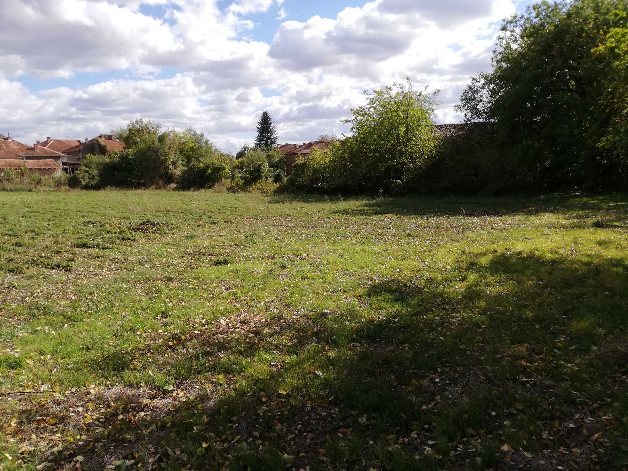Отдавам/продавам дворно място с къща 6дка  в с.Драганово.
