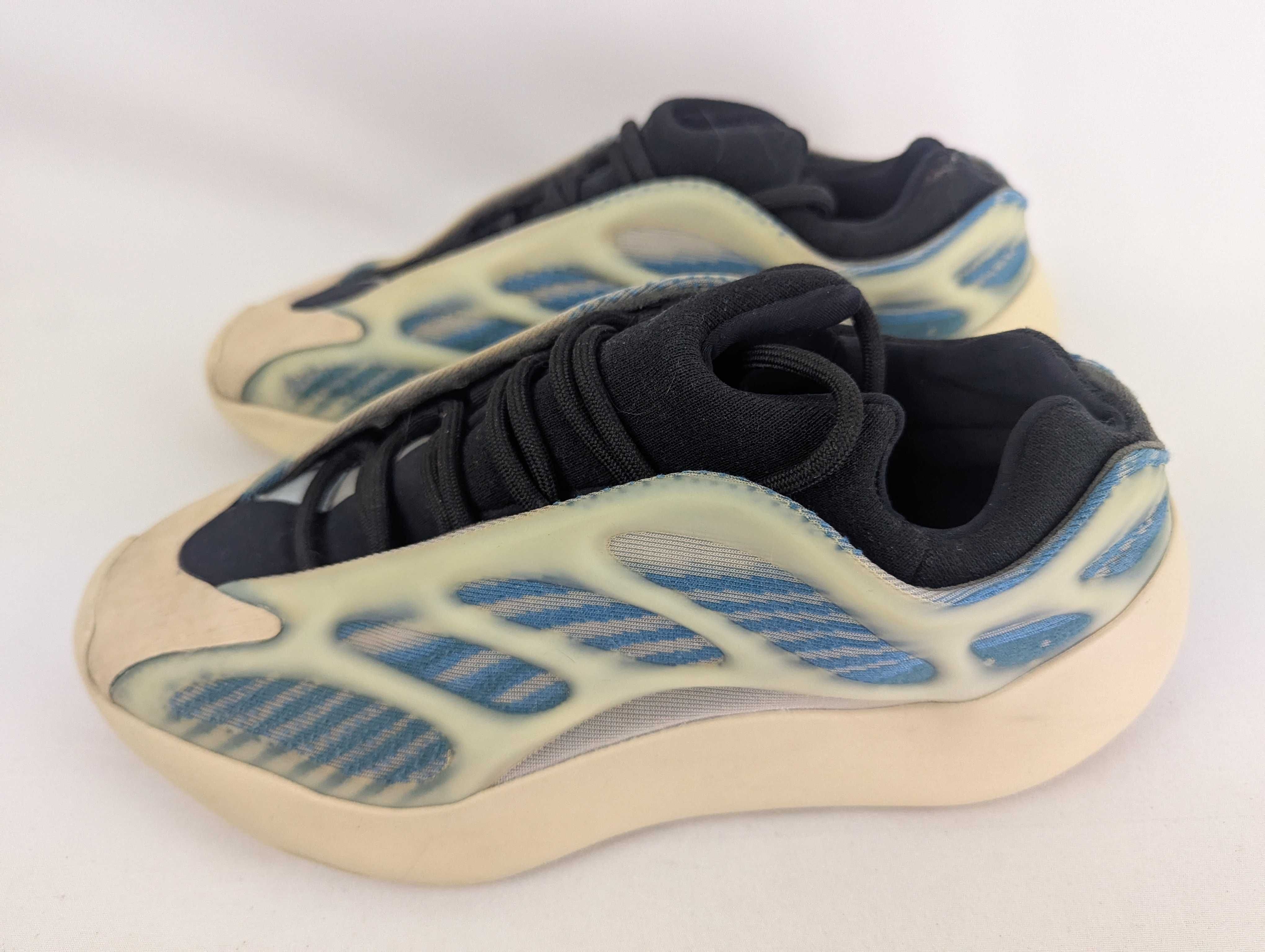 Adidas Yeezy Boost 700 V3