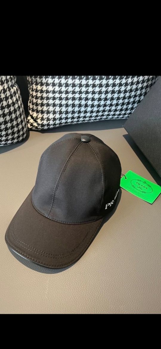 Șapcă Prada model 2025, 4 modele