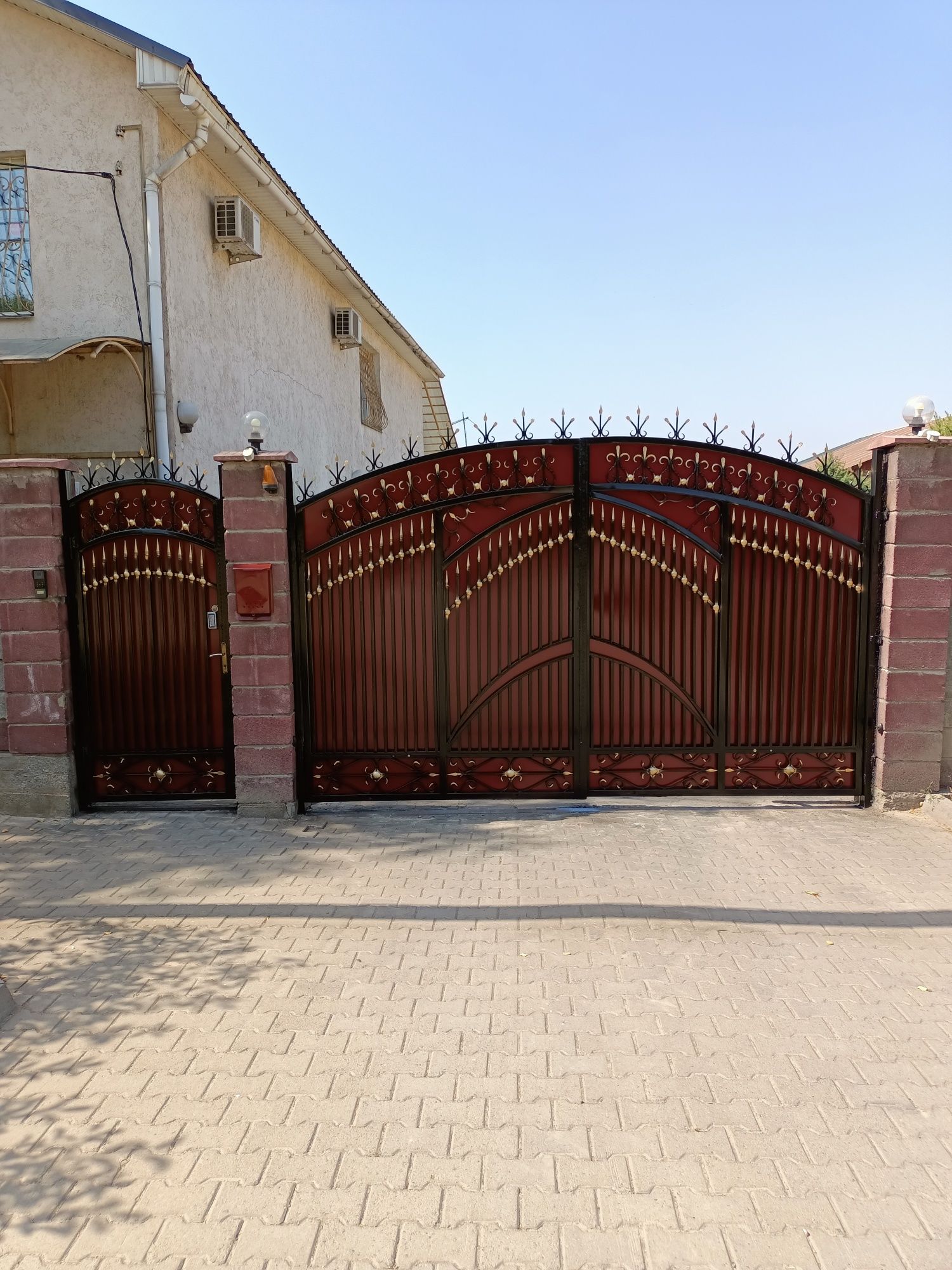 Покраска крыши, фасада здания, франтона.