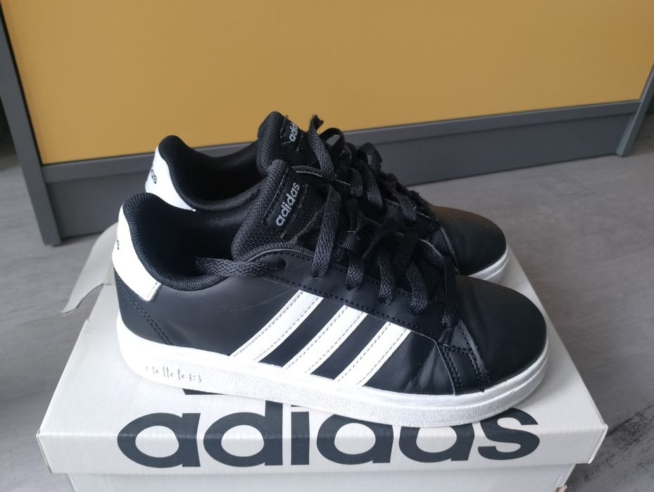 Детски маратонки Adidas Grand Court