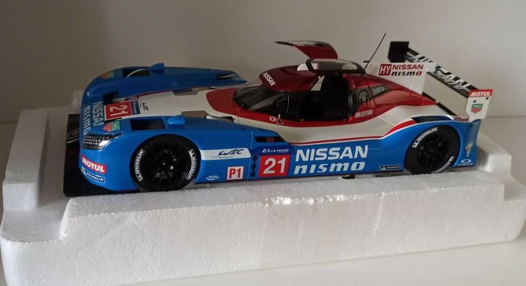 Macheta Nissan GT-R LM Nismo Le Mans 2015 - AutoArt 1/18