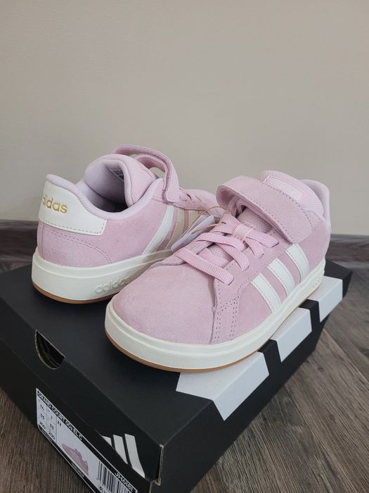 Нови сникърси adidas