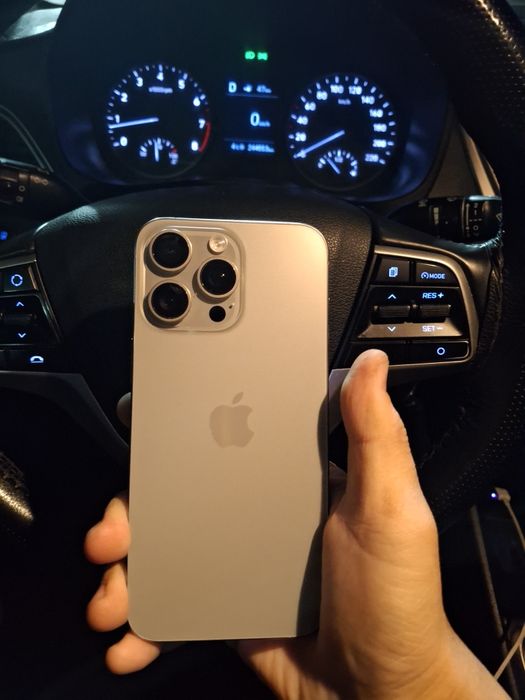 Айфон 15 про макс  в хорошем состоянии