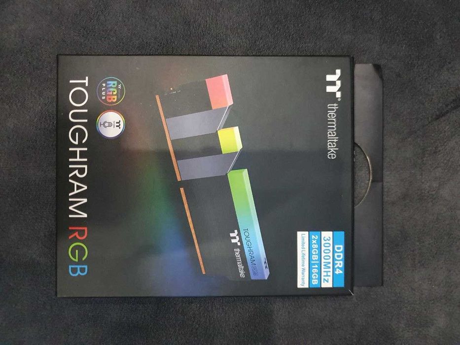 Оперативная память Thermaltake TOUGHRAM RGB 16GB 3000Mhz