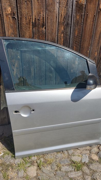 Uși touran față dreapta si spate dreapta