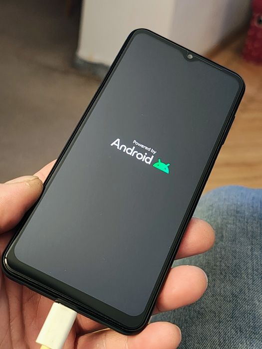 Samsung Galaxy A13 gri, impecabil