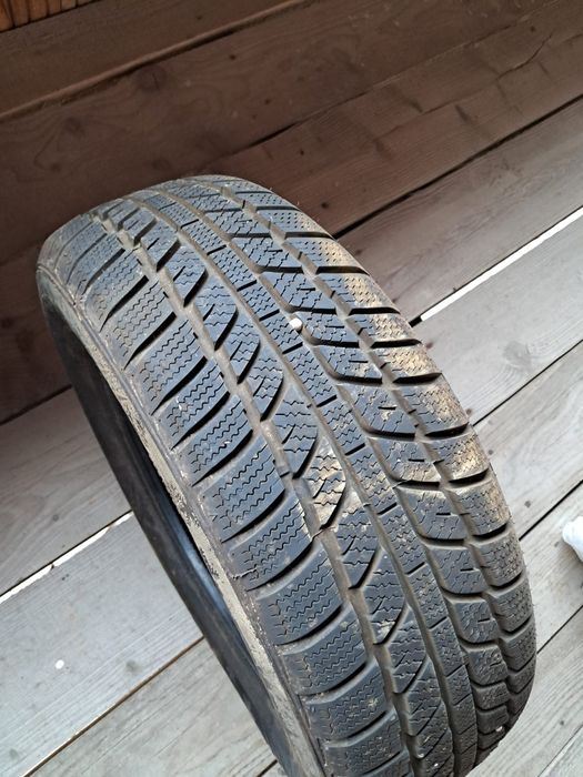 Vând doua cauciucuri de iarna 195/65 R15