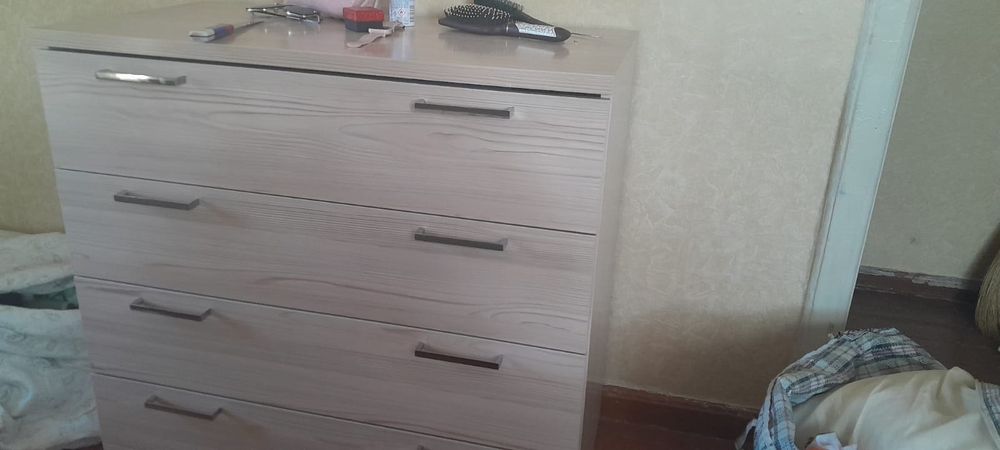 Продам комод в отличном состоянии, продается в связи с переездом,,