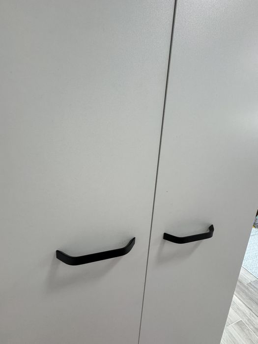 Продам новый шкаф в прихожую