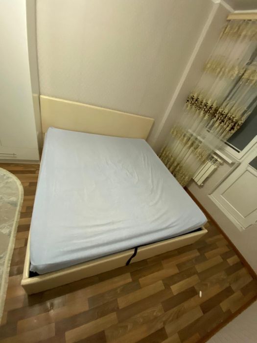 Двухспальный кровать