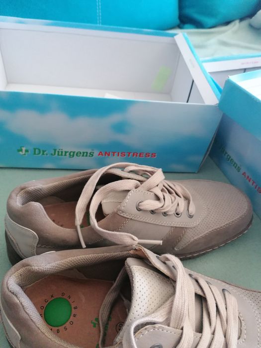 De vânzare. Nr 42sunt noi. Mulțumesc