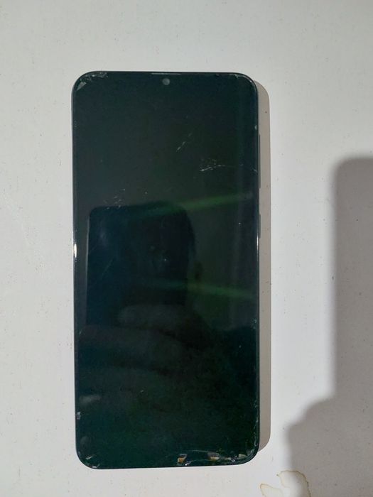Galaxy A 20 sotiladi 100 % ishledi Oldi Singan,Ekranga Ziyoni yo'g' '