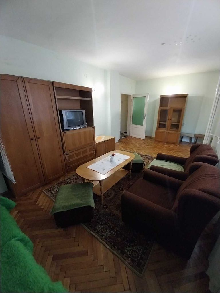 Дава се под наем Двустаен апартамент в Шумен, Тракия - 78 кв.м за 239.7 € - Снимка #7