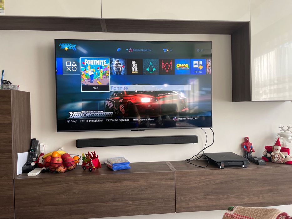 Ps4 slim 1TB 3 игри и 3 контролера