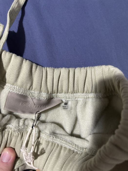 Pantaloni Essentials M