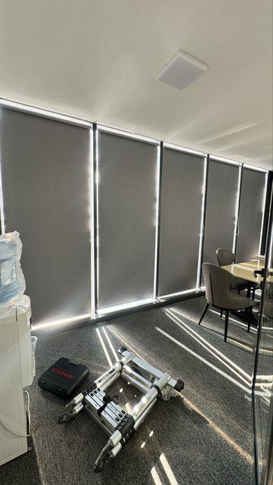 «Принимаем заказы на установку и изготовление рулонных штор и жалюзи»