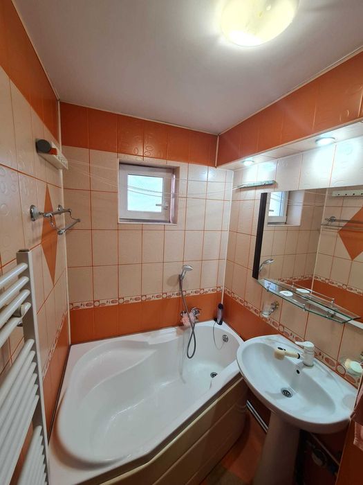 Inchiriez apartament 2 camere central