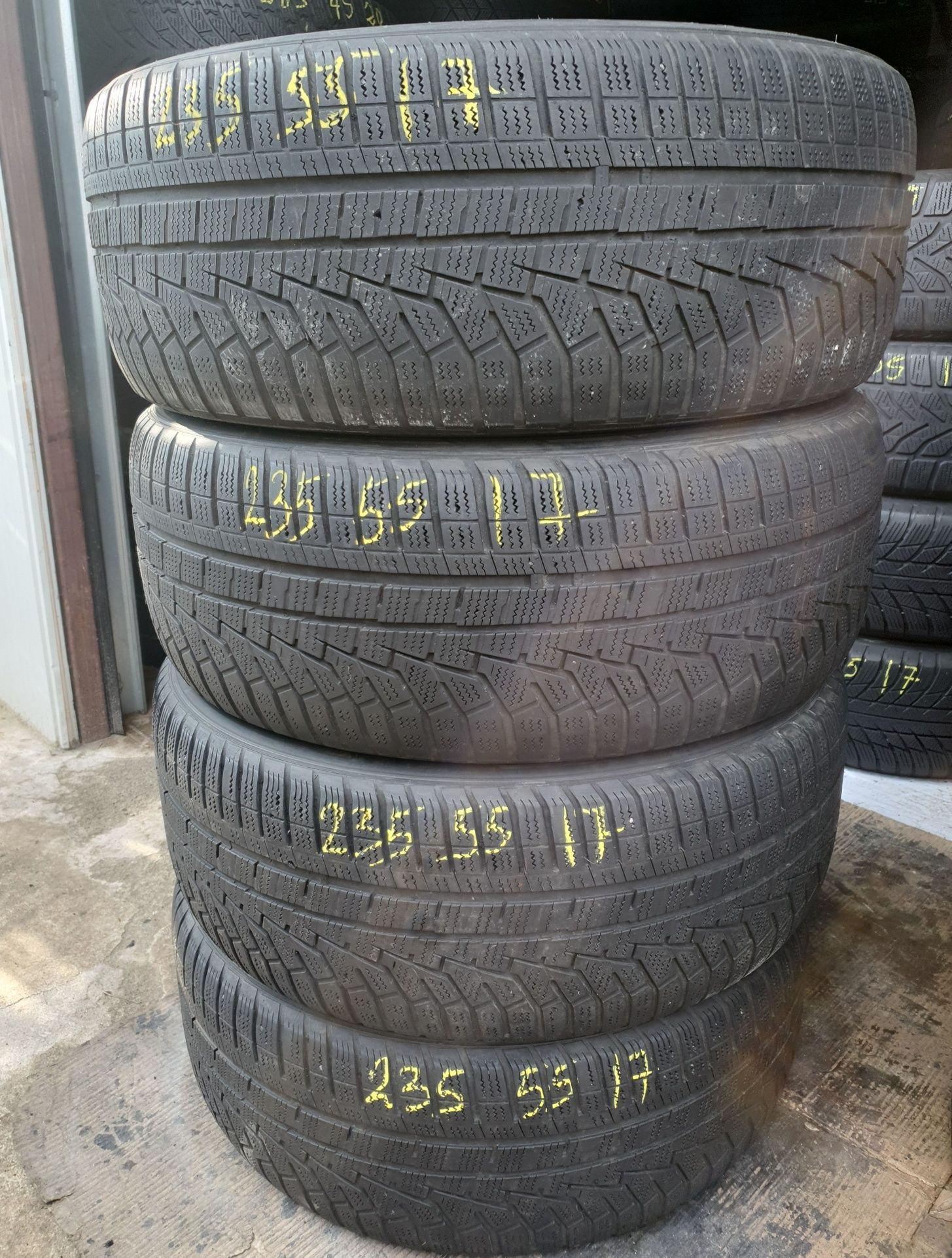 Set 4 Anvelope Hankook 235 55 R17 M/S  impecabile.