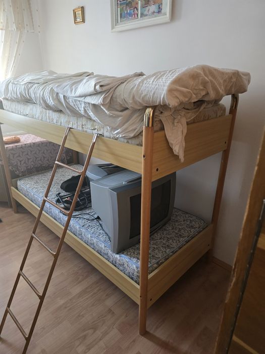 Pat suprapus cu tot cu saltele