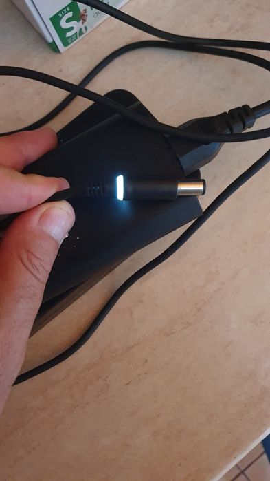 Alimentator laptop Asus Dell posibil defecte