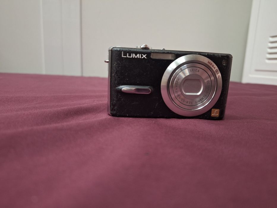 цифров фотоапарат Panasonic Lumix DMC-FX9,Leica обектив,нова батерия