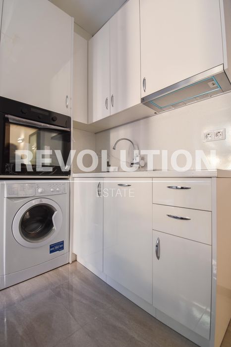 Дава се под наем Четиристаен апартамент в София, Зона Б-5 - 100 кв.м за 1000 € - Снимка #2