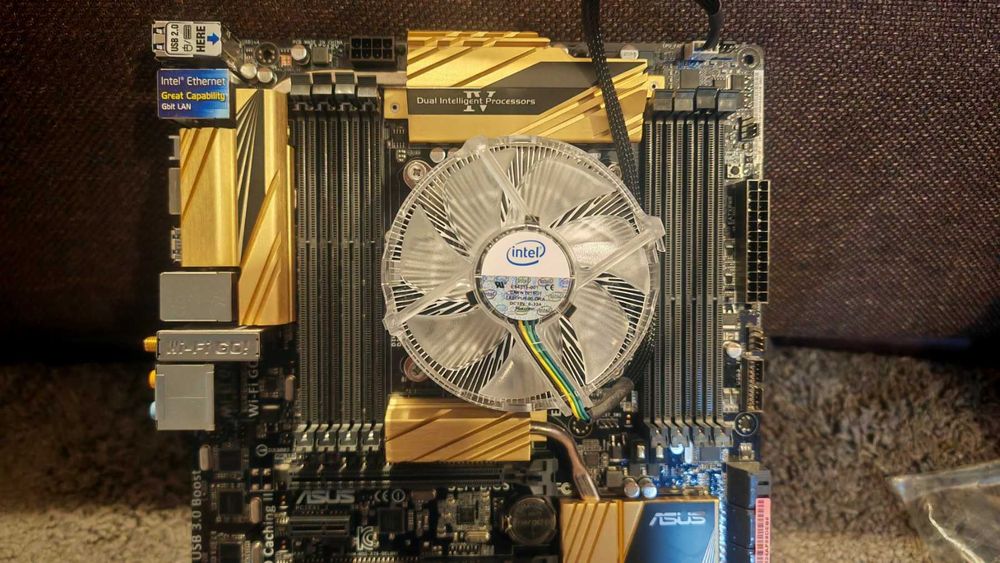 ASUS X79-DELUXE  WiFi + CPU Intel i7 4930K 6/12 core шест ядрен