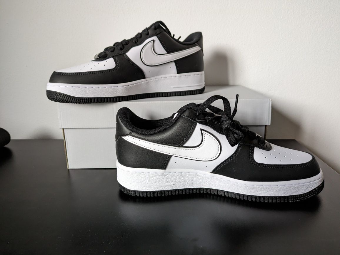 Air force 1 black and white
