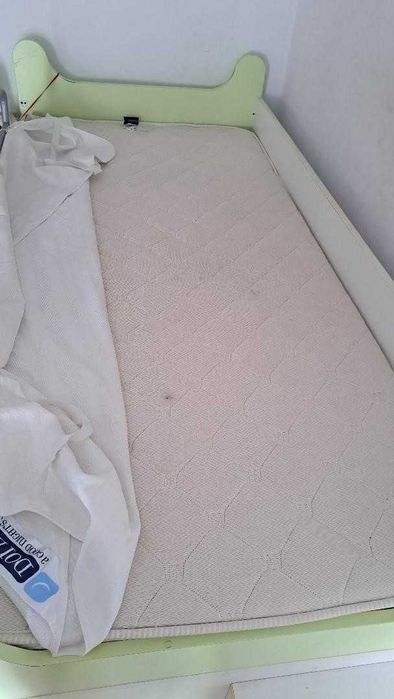 Pat supraetajat cu 2 sertare  trepte pt depozitare + 2 saltele Dormeo