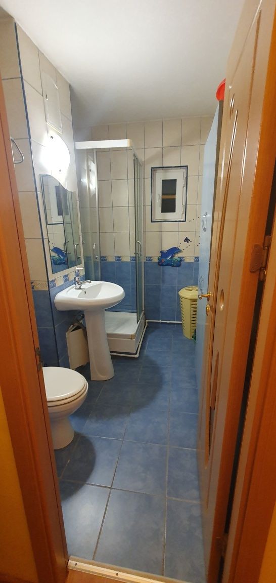 Închiriez apartament 2 camere decomandat