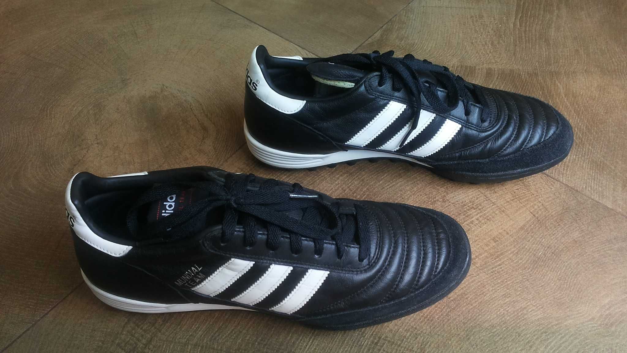 Adidas MUNDIAL TEAM Football Размер EUR 43 1/3 /UK 9 стоножки 348-14-S