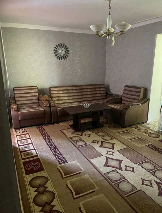 Квартира продаётся Чиланзар 8 2/4/4 кирпич меб тех бал 2*6 парус