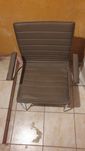 Scaune material si inox