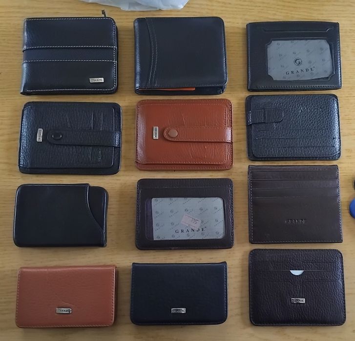 Продам Партмоне - визитных по 2000тг - 5000тг. Район Бурова