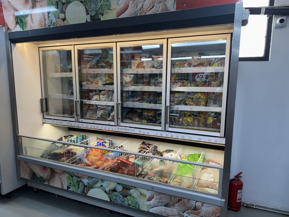 Congelator/frigider combinat 3 m – 4 uși sus + congelator deschis jos