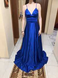 Синя бална рокля