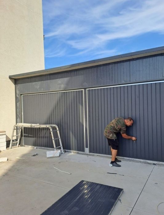 Vând garaj metalice auto