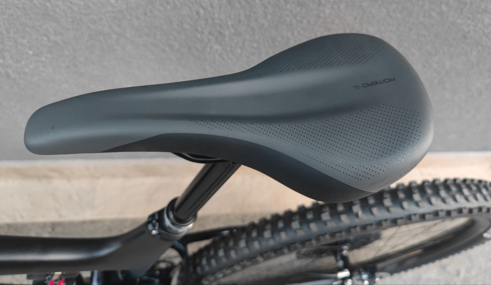 Нов Карбонов Велосипед 29" Giant 1х12 Sram Gx Fox Valve Live Bluetooth