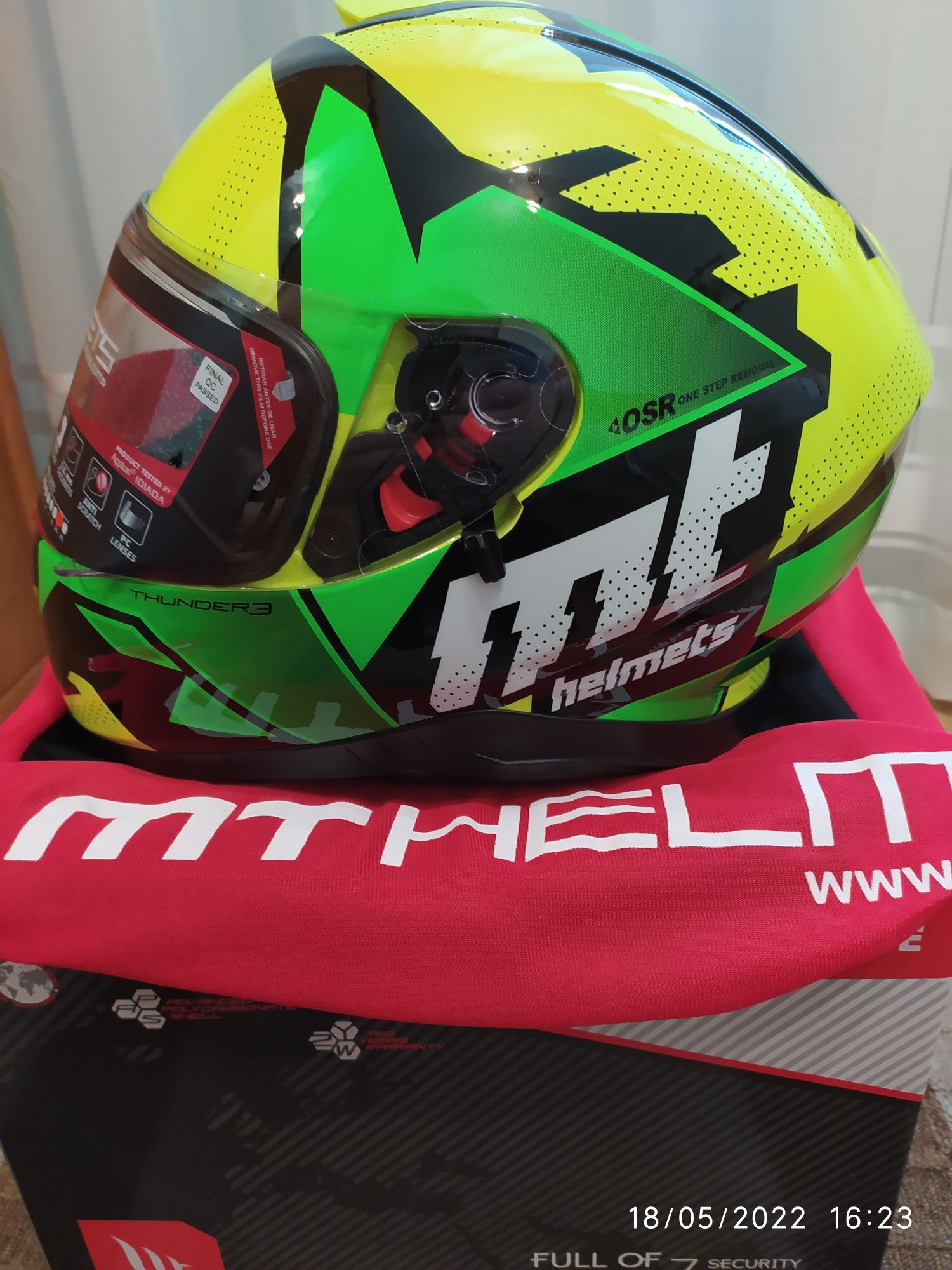 Мотоциклетна каска MT helmets Thunder 3