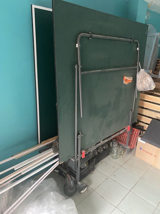 Теннисный стол в хорошем состояний