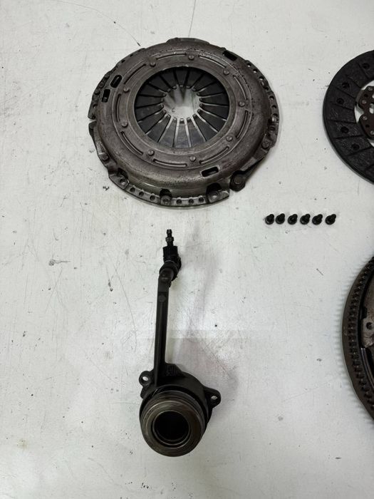 Kit ambreiaj volanta masa dubla 2.0 BMP BMM BKP Golf 5 Passat B6 A3