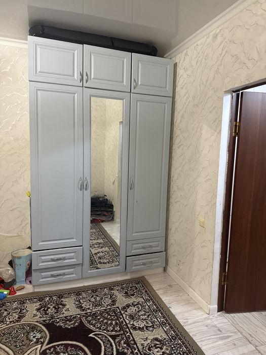 Шкаф айнасымен шкаф