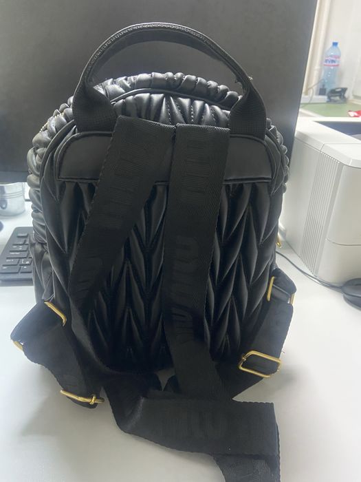 Дамска раница релефна