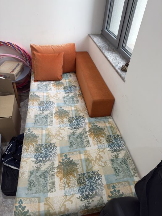 Подарявам ъглов диван и две масички