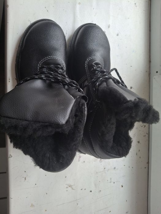 Продается обувь зимная