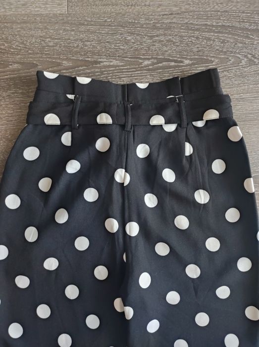 Pantaloni eleganti  cu buline, marca Stradivarius, marimea 34
