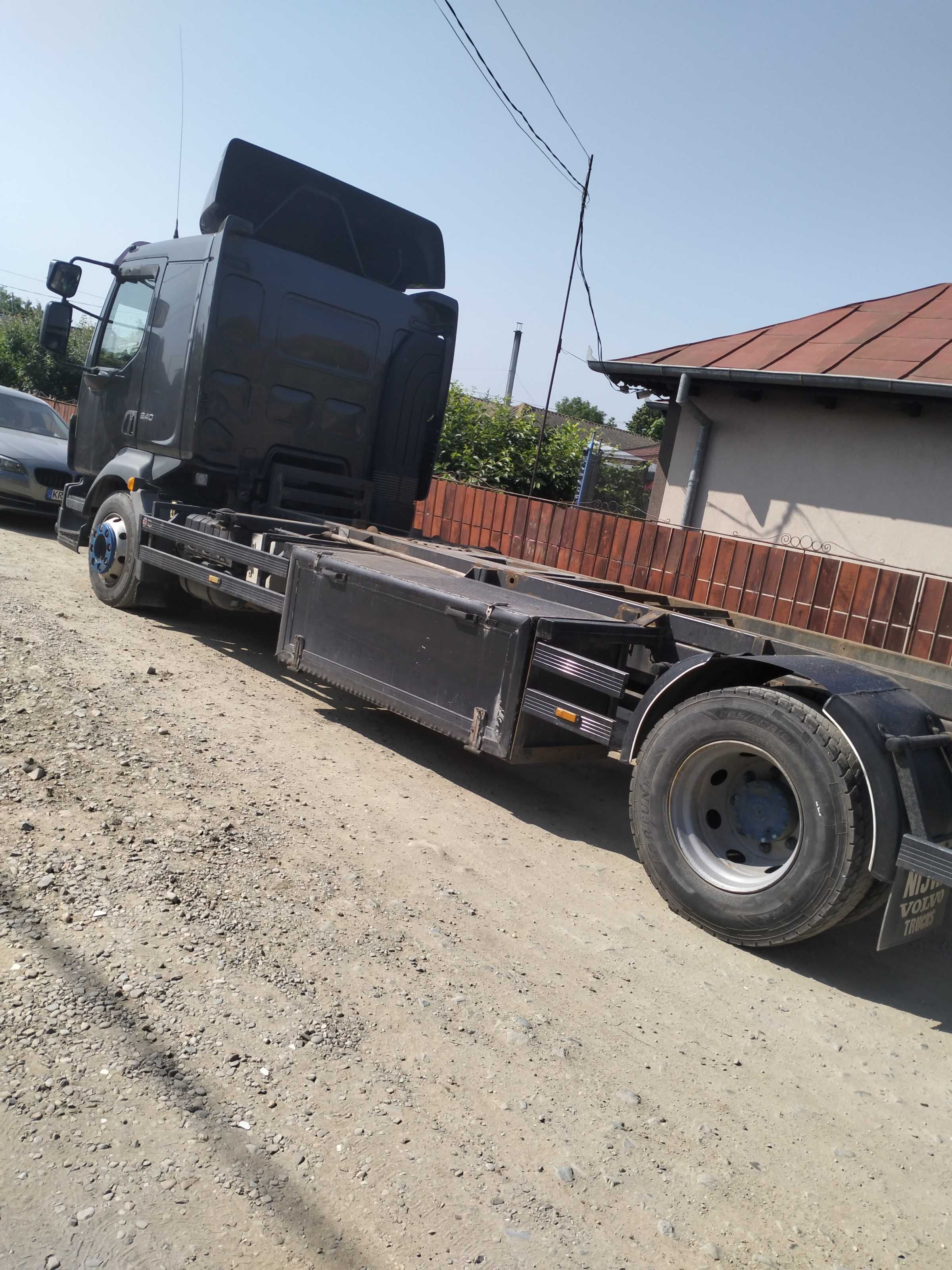 Camion 12t Volvo FL 240 lift