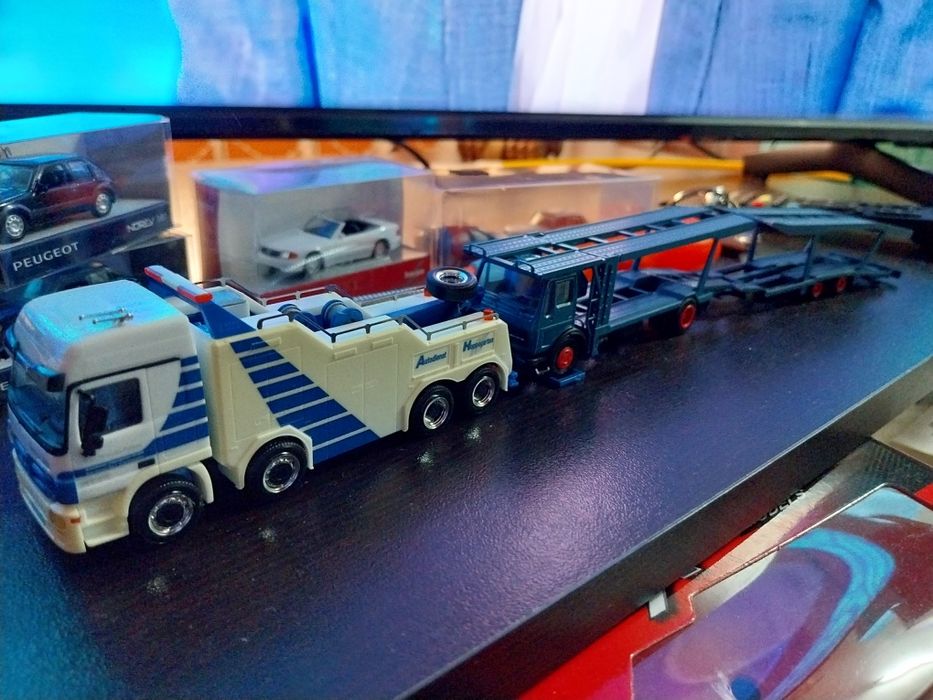 Коли камиони 1.87 Herpa Viking Norev