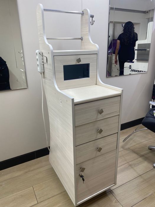 посощник для парихмахера